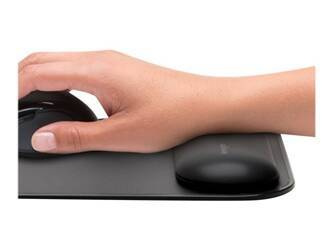 KENSINGTON ErgoSoft Mousepad with Wrist Rest for Standard Mouse Black