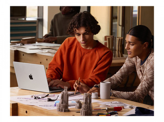 APPLE MacBook Pro 14inch M5 chip with 10-core CPU and 10-core GPU 16GB 512GB SSD - Silver