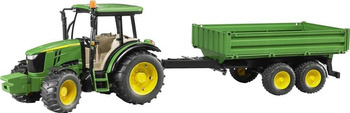 Traktor John Deere 5115M z przyczepą wywrotką